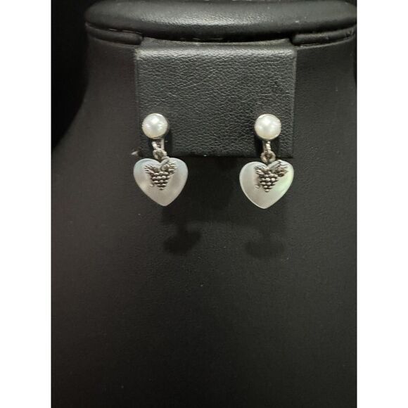.925 Mother Of Pearl‎ Grapes Design Earrings - Picture 2 of 4